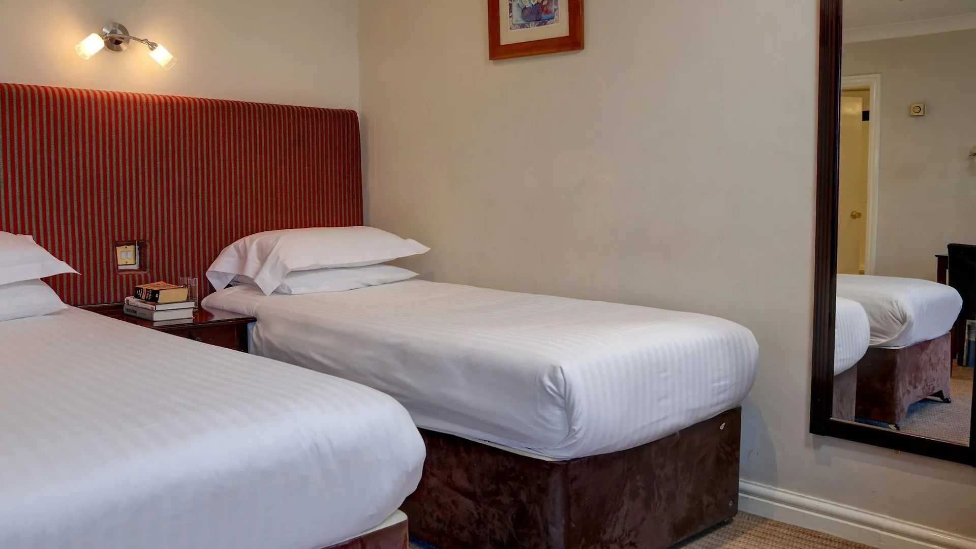 ***  The Hillcrest Hotel Widnes United Kingdom